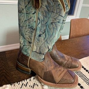 Ariat Cowboy boots size 7